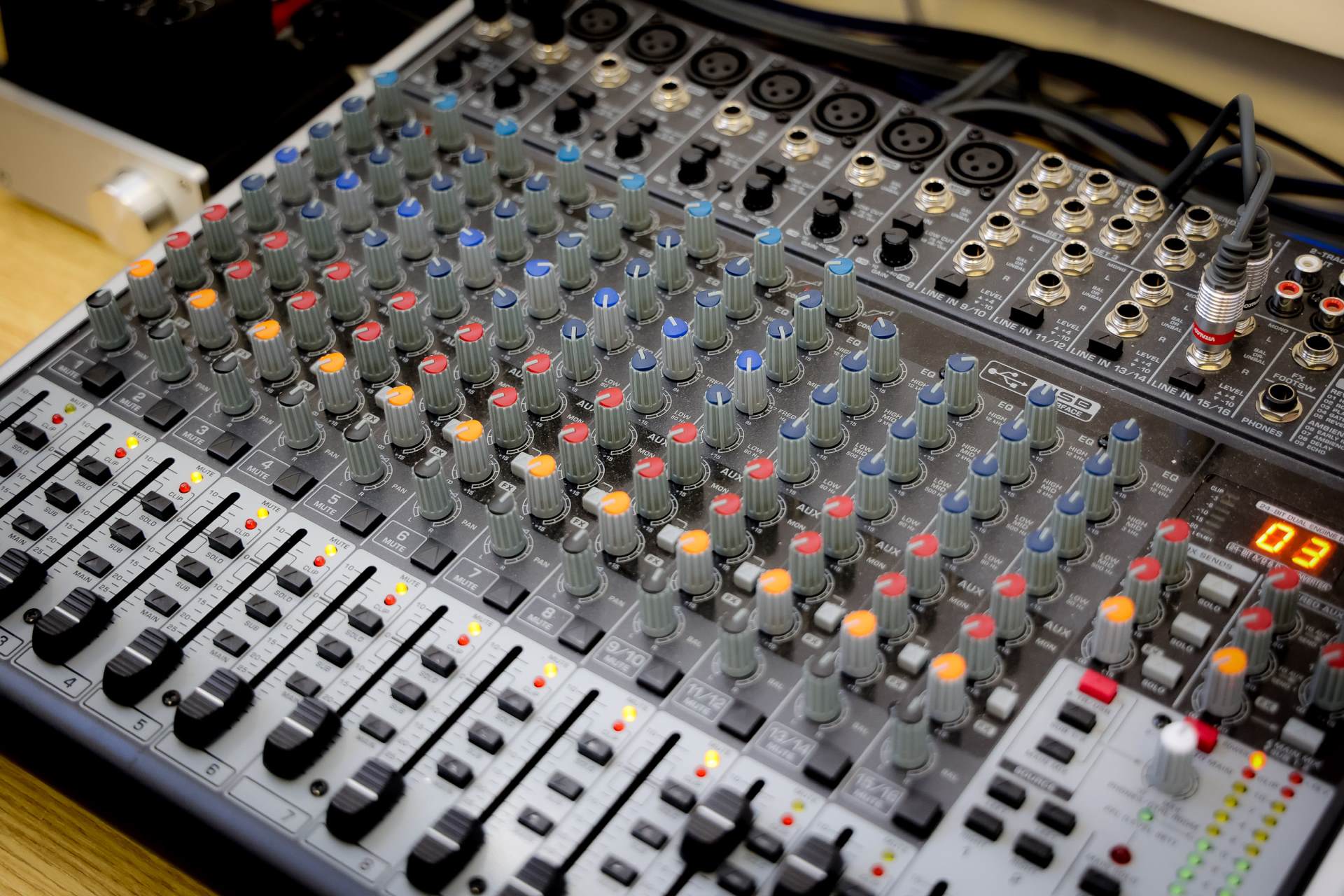 Mixing desk